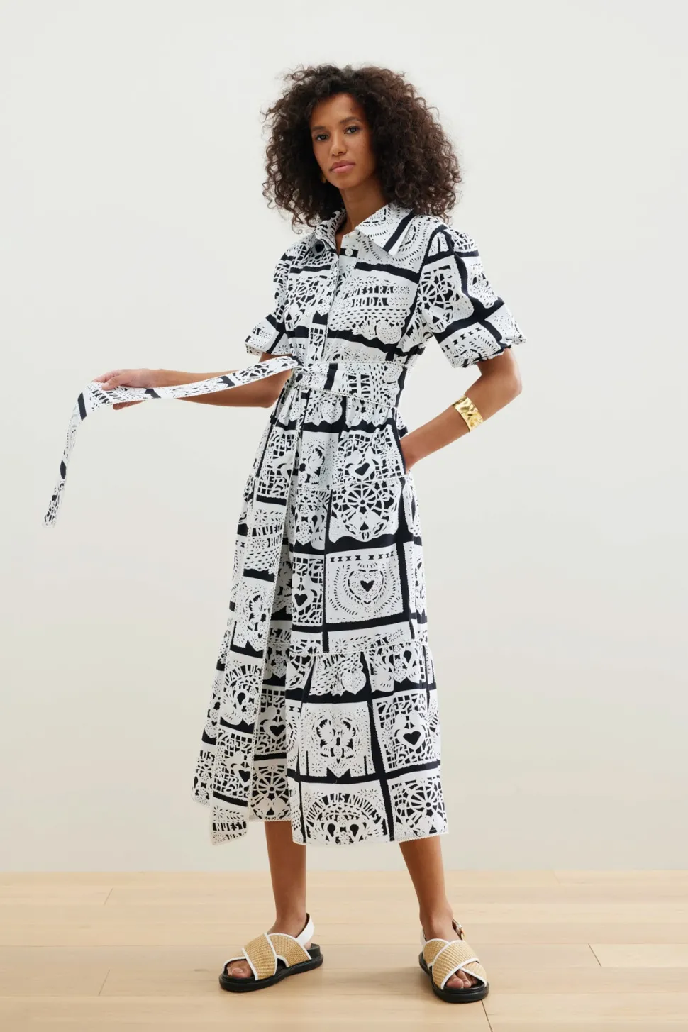 binny__casamiento__flags__7.webp Binny - CASAMIENTO - Flags Black/White - Cotton Shirt Dress