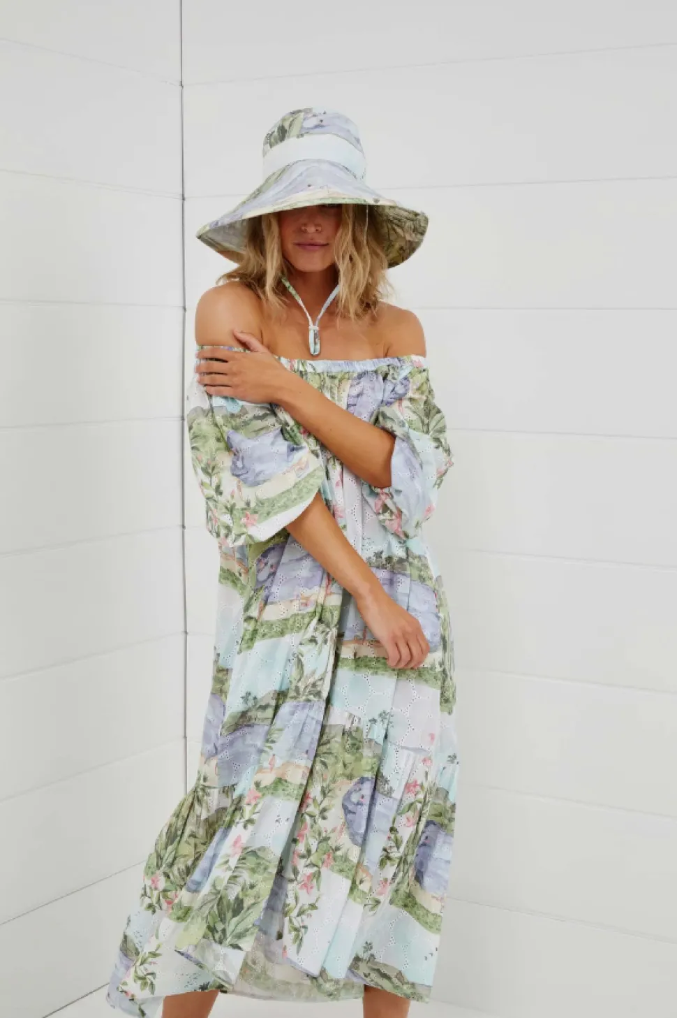 binny__four_mile_beach__c_2.webp Binny - FOUR MILE BEACH - Cotton Broderie Caftan