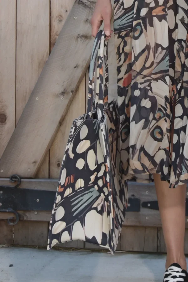 Curate - CARRY ON Tote Bag - Butterfly
