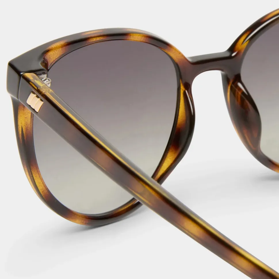 le_specs_sunglasses__arma_2.webp Le Specs Sunglasses - Armada - Tort 1902004