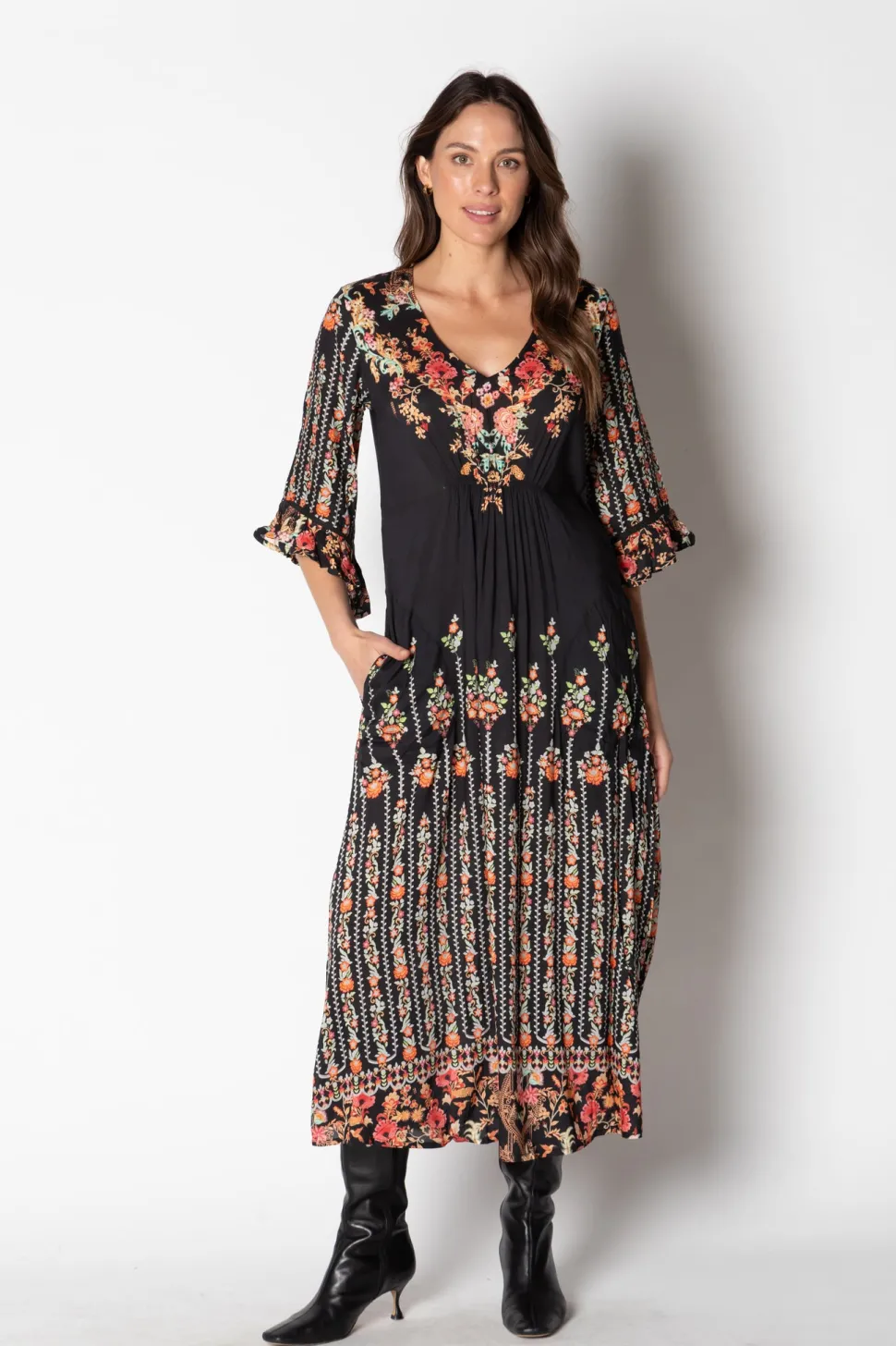 lula_soul__melilla_midi_d_1.webp Lula Soul - Melilla Midi Dress - Black