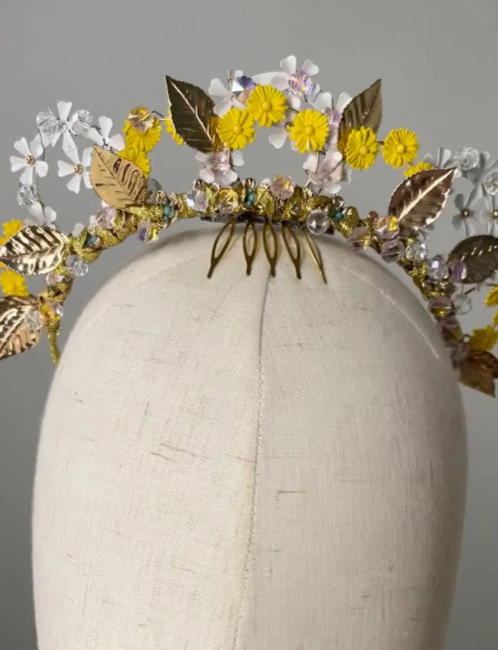 melanie_ferrero__white_ye_0.webp Melanie Ferrero - White Yellow Gold Tiara