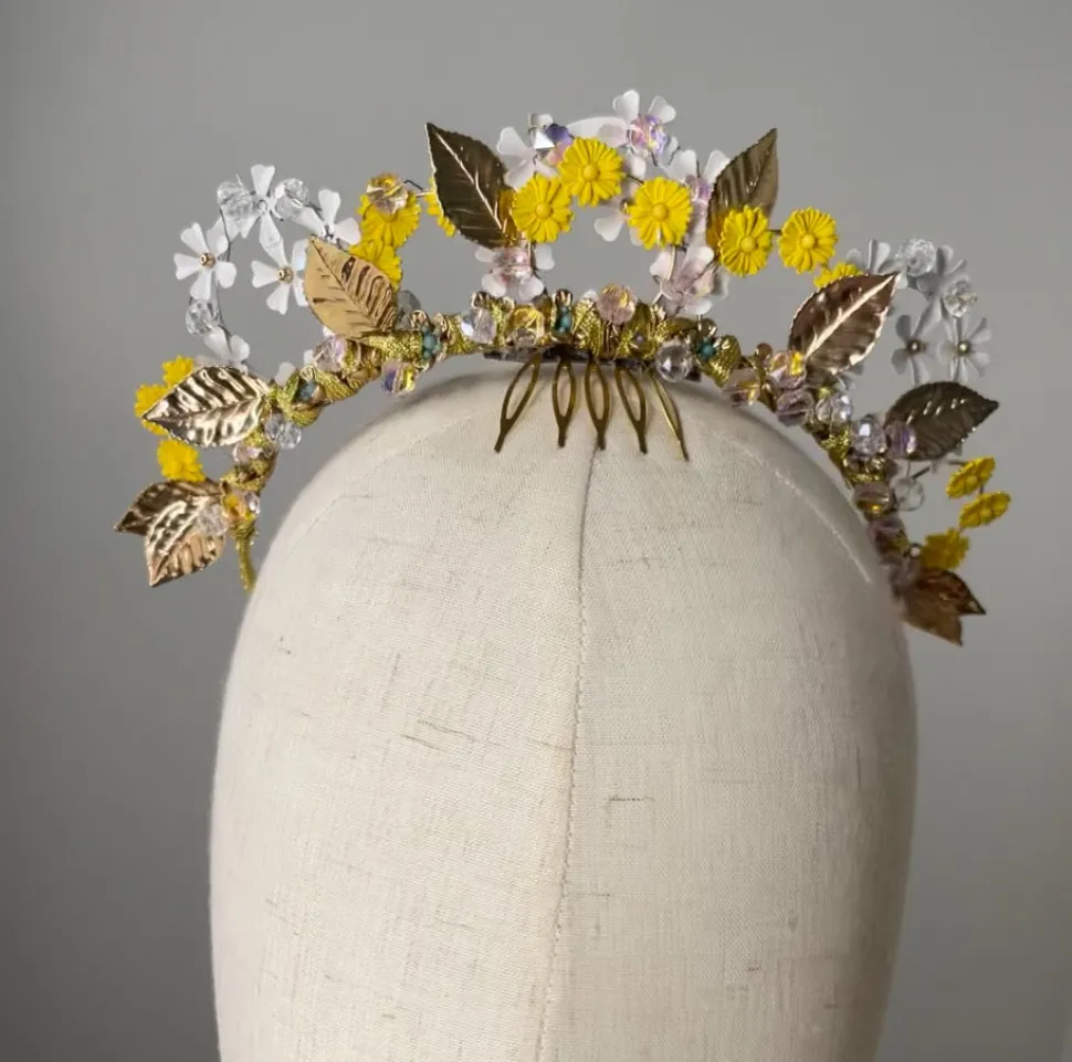 melanie_ferrero__white_ye_1.webp Melanie Ferrero - White Yellow Gold Tiara
