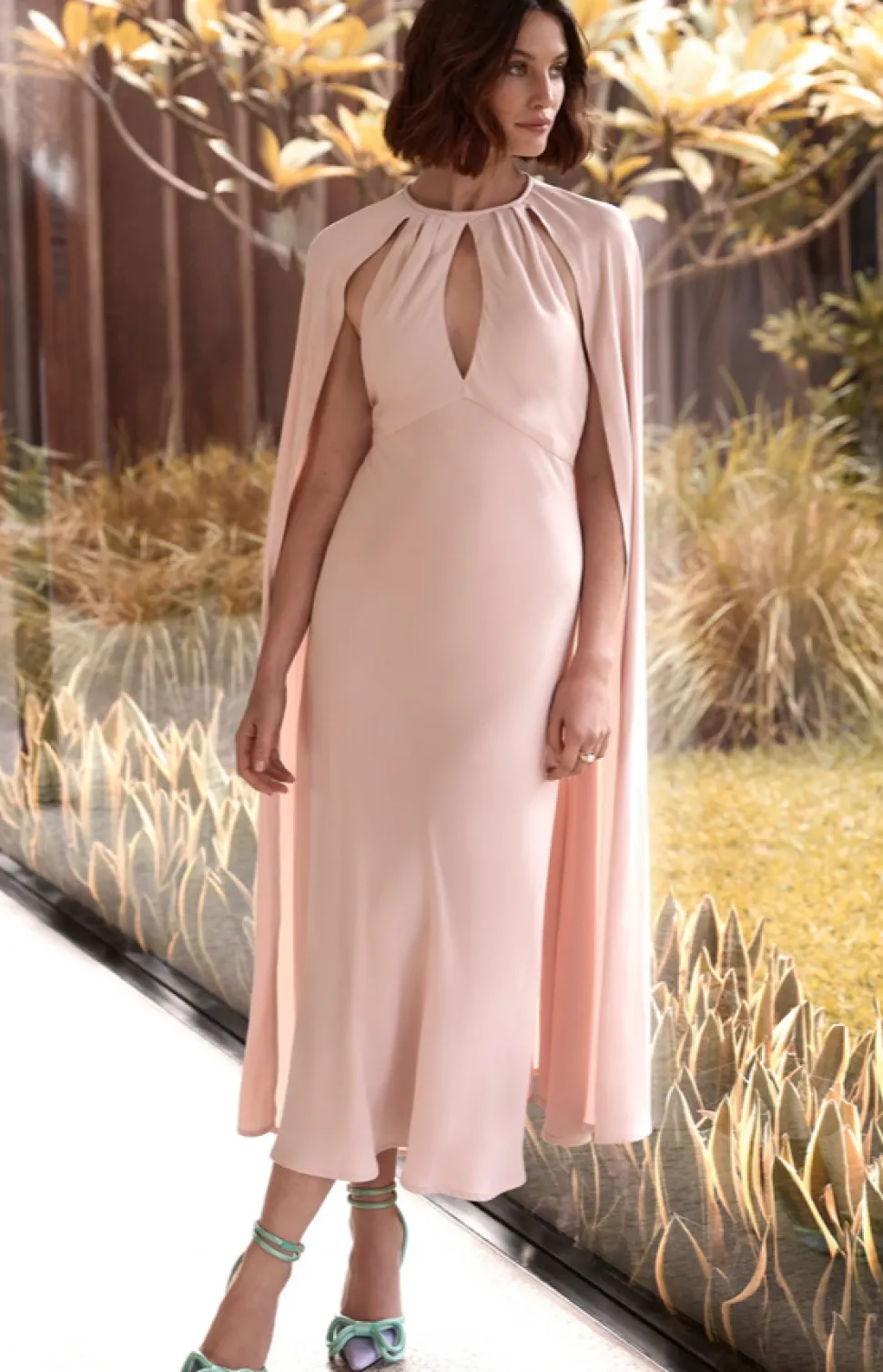 sale__moss__spy__halo_dre_0.webp SALE - Moss & Spy - Halo Dress - Pale Pink